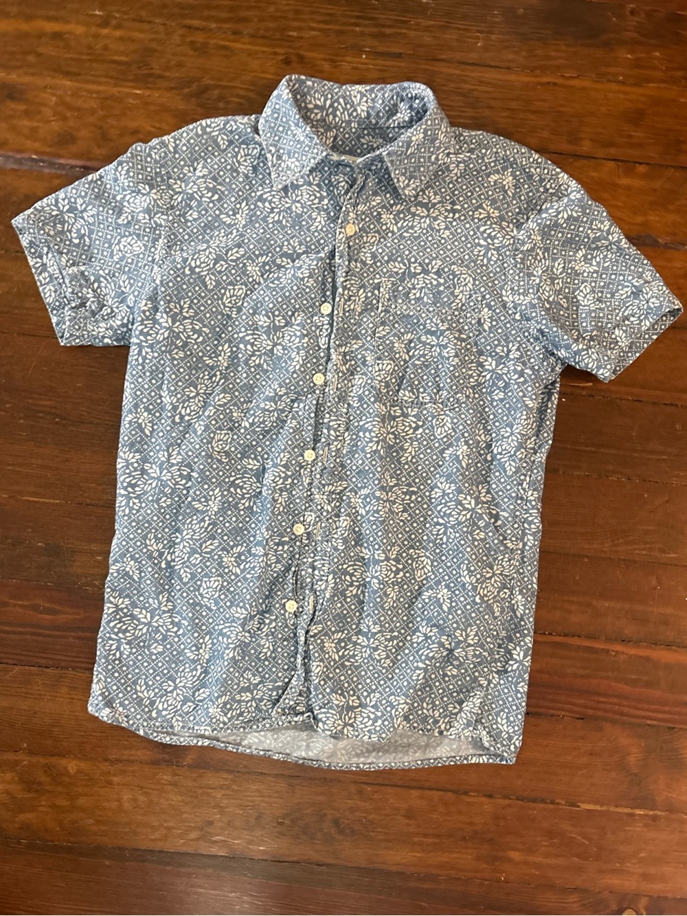 American Eagle outfitters blue white short sleeve button down shirt size XS